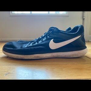 Women’s Size 8.5 Nike Flex Run Tennis Shoes